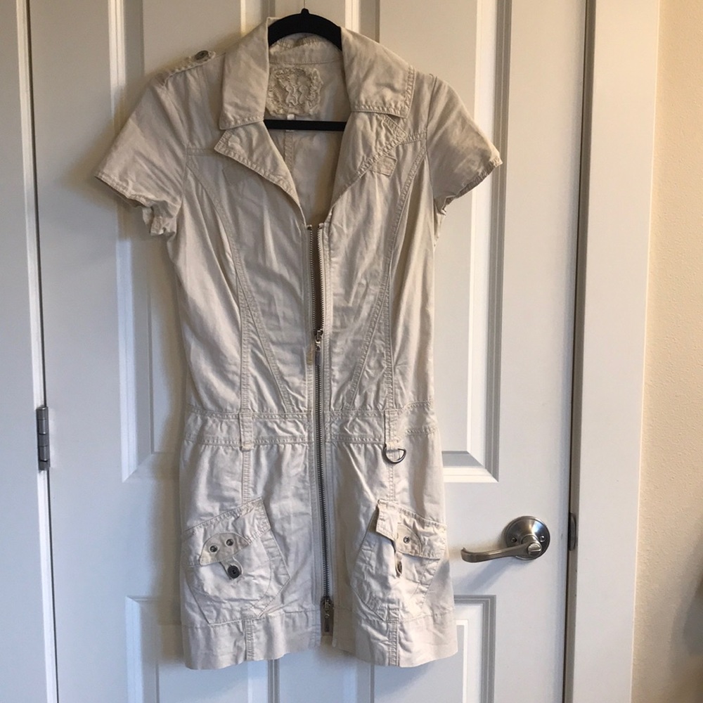 Twill Twenty Two Cream Dress. Size P.